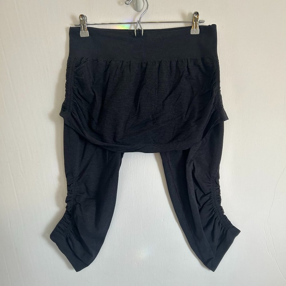 Athleta Skirt With Leggings Capris Combo Workout Hike Athleisure Black Large